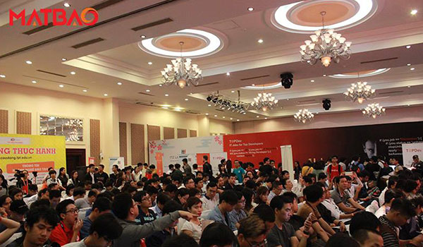 mat-bao-tai-vietnam-web-summit-2017_0009_24129491_1727784820587312_2793689418782733255_n.jpg mat-bao-tai-vietnam-web-summit-2017_0009_24129491_1727784820587312_2793689418782733255_n.jpg