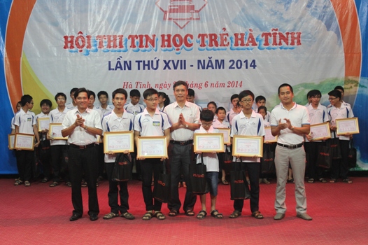 Mat-Bao-tai-tro-Hoi-thi-Tin-hoc-tre-Ha-Tinh-lan-thu-XVII-nam-2014-4.jpg Mat-Bao-tai-tro-Hoi-thi-Tin-hoc-tre-Ha-Tinh-lan-thu-XVII-nam-2014-4.jpg