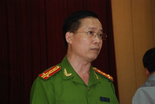 Co-nen-cong-bo-14-000-đien-thoai-bi-nghe-len-(1).jpg Co-nen-cong-bo-14-000-đien-thoai-bi-nghe-len-(1).jpg