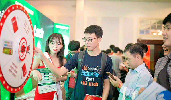 mat-bao-va-radix-dong-hanh-tai-su-kien-viet-nam-web-summit-2018-6.jpg mat-bao-va-radix-dong-hanh-tai-su-kien-viet-nam-web-summit-2018-6.jpg